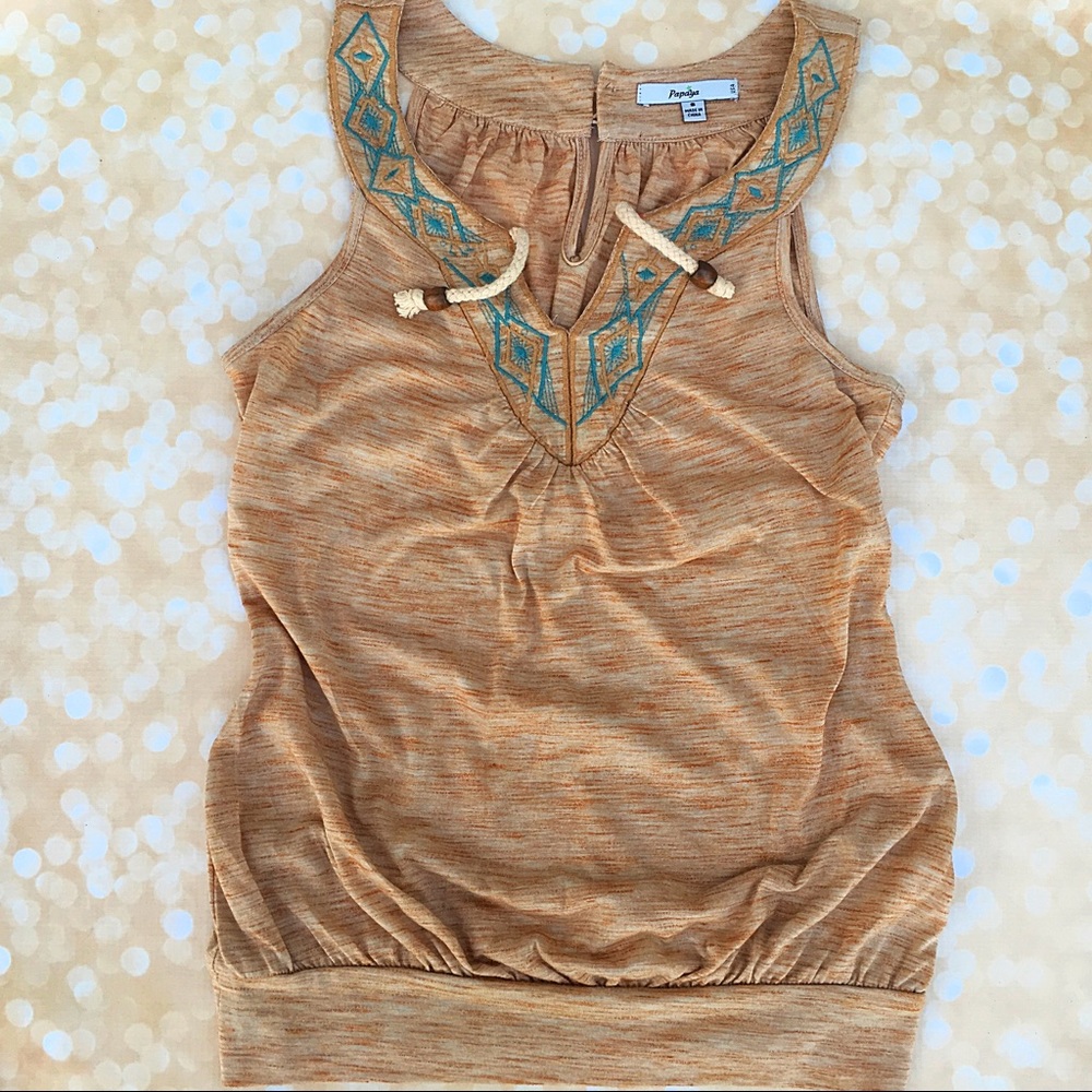 🧜🏻‍♀️ Cute unique tan top!